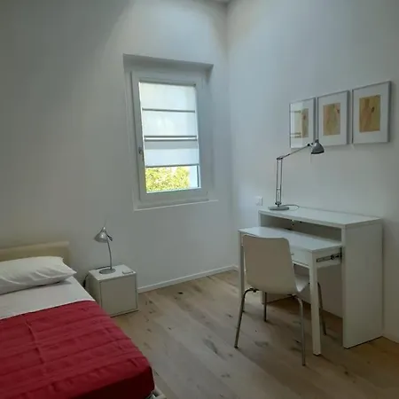 Casacciuga, Luminosa E Casa Con Giardino Пезаро