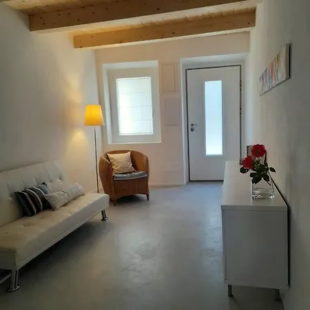 Casacciuga, Luminosa E Casa Con Giardino Feriehus