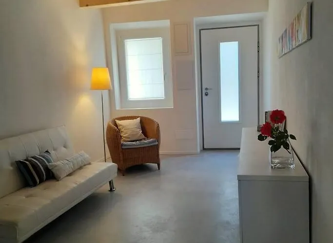 Casacciuga, Luminosa E Casa Con Giardino Ferienhaus