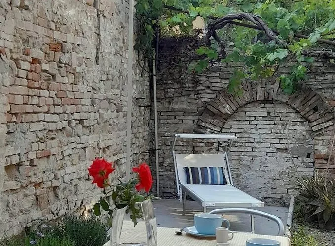 Casacciuga, Luminosa E Casa Con Giardino Ferienhaus *
